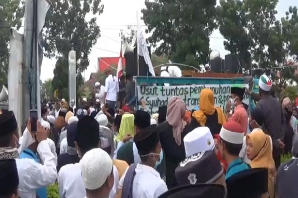 Ribuan Santri di Bangkalan Madura Turun ke Jalan Minta Habib Rizieq Dibebaskan