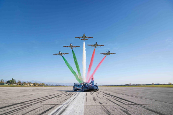Terinspirasi Pesawat Jet Tempur, Pagani Luncurkan Mobil Rp97,4 M