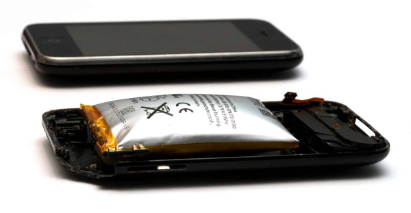 Baterai Smartphone Tidak Terisi Meski di-Charge? Hindari Kebiasaan Ini