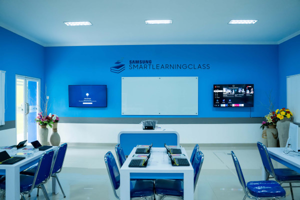 Samsung Terapkan Pembelajaran Hibrid Smart Learning Class di Lombok