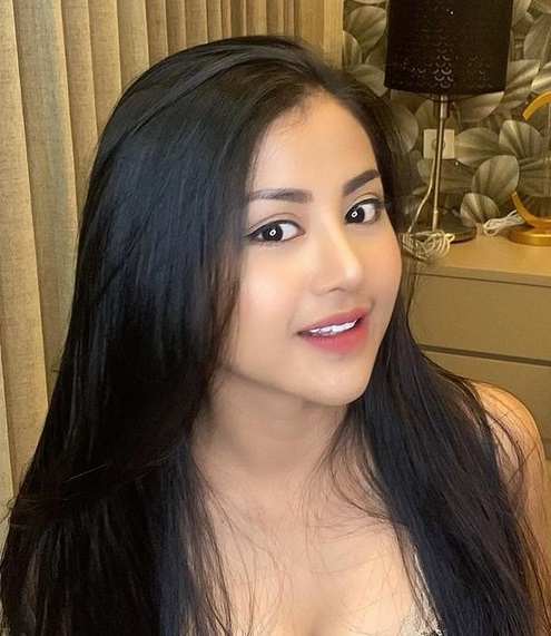 Yuk, Intip Gaya Cantik Tania Ayu yang Namanya Dikaitkan Prostitusi Online