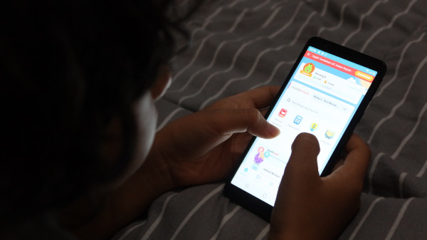 Jangan Disepelekan, Berikut Gejala Ketika Anak Anda Ketagihan Gadget!
