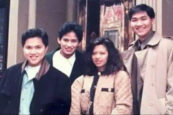 Setelah 31 Tahun, Erick Thohir Foto Bareng Lagi dengan Sandi dan Lutfi