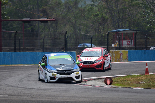 2021 Ingin Ganti Mobil? Ini Spesifikasi dan Harga Terbaru Honda Jazz