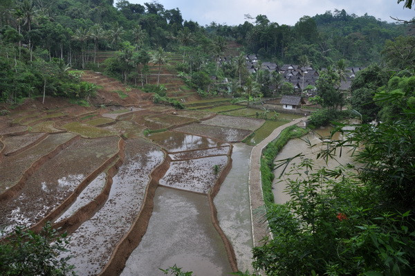 Lima Objek Wisata Paling Populer dan Unik di Jawa Barat