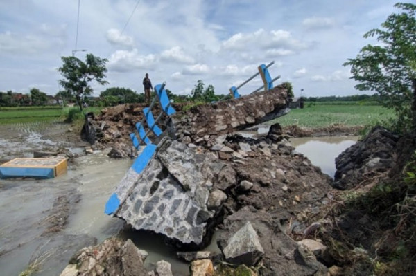 Banjir Bandang Terjang Dua Kecamatan di Mojokerto, 2 Jembatan Putus