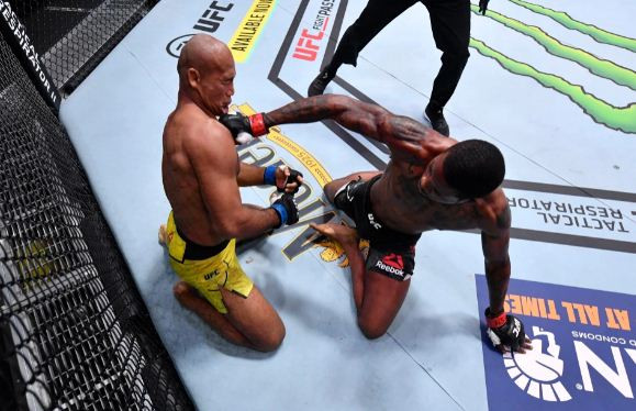 7 KO UFC Terbrutal Sepanjang Tahun 2020: McGregor sampai Ronaldo
