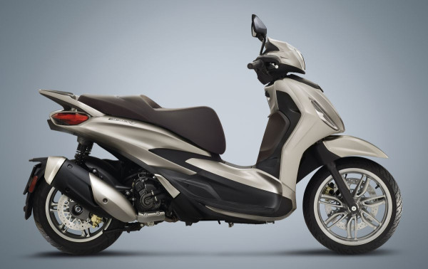 Piaggio Kenalkan Skutik Beverly 2021, Ini Piaggio Apa Vario?