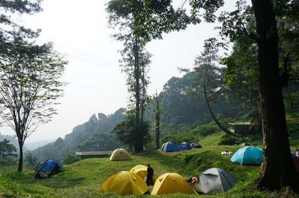 5 Tempat Wisata di Bogor Ini Cocok untuk Berkemah Bersama Keluarga