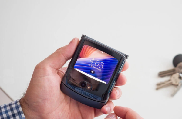 Apple Punya Dua Calon iPhone Layar Lipat, Mirip Razr dan Galaxy Fold