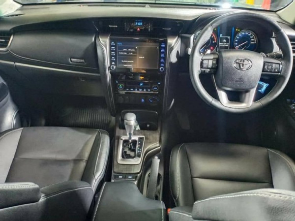 Toyota Fortuner Facelift Baru Mengaspal di India, Versi Legender Bikin Ngiler