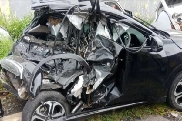 Begini Kondisi Mobil Eks Trio Macan Chacha Sherly Usai Tabrakan Maut di Tol Semarang