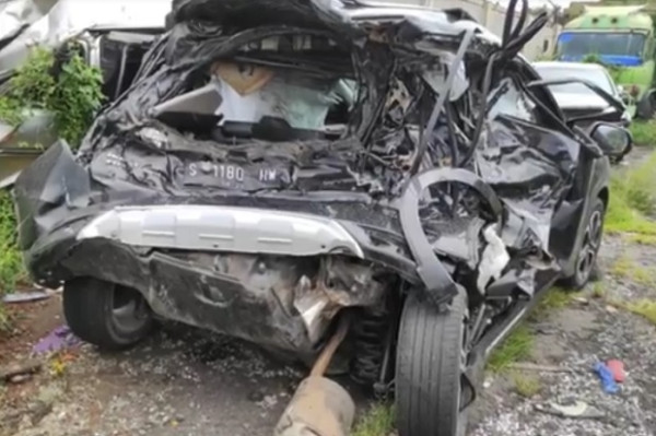 Begini Kondisi Mobil Eks Trio Macan Chacha Sherly Usai Tabrakan Maut di Tol Semarang