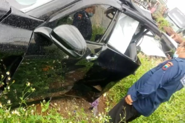 Begini Kondisi Mobil Eks Trio Macan Chacha Sherly Usai Tabrakan Maut di Tol Semarang