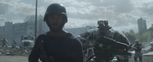 Tonton Trailer Pemeran Falcon Avengers Jadi Tentara Android dalam Film Netflix 'Outside the Wire'