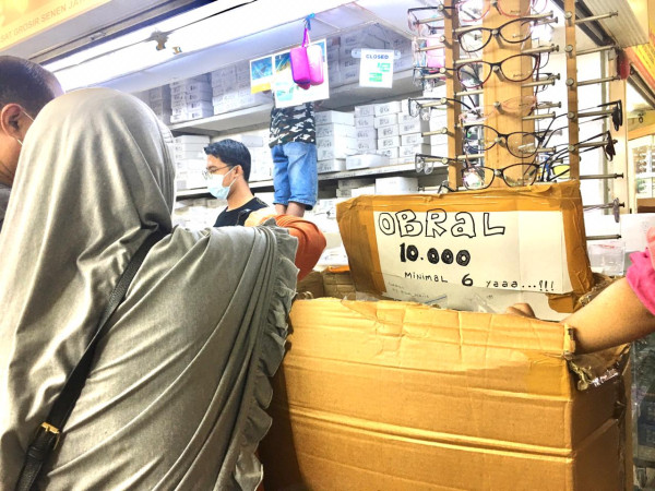 Pusat Grosir Senen Jaya, Surganya Para penggemar Jam
