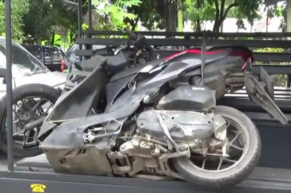Tragis! Gara-gara Jalan Berlubang Ayah, Anak dan Cucu di Jember Tewas Kecelakaan
