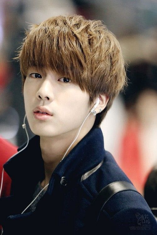 Tren 23 Gaya Rambut Pria a la K-Pop untuk Tahun 2021