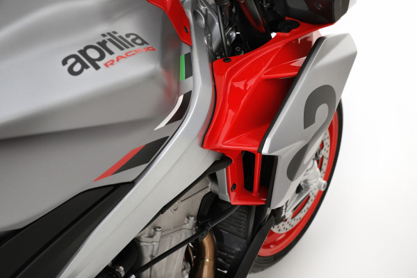 Sporty, Cantik, dan Elegan, Inilah Aprilia Tuono 660 Sport Naked