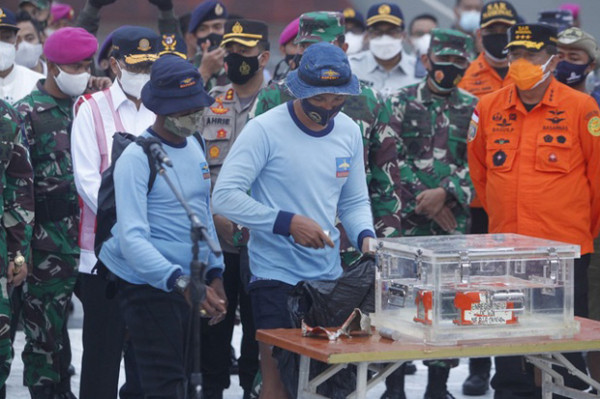 Penampakan Black Box Sriwijaya Air SJ-182 yang Jatuh di Kepulauan Seribu