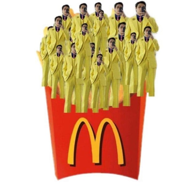 11 Meme Kocak V BTS dengan Jas Kuning Mentereng