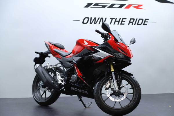 Ini Komparasi Harga CBR150R dengan Motor Sport yang Ada di Pasar