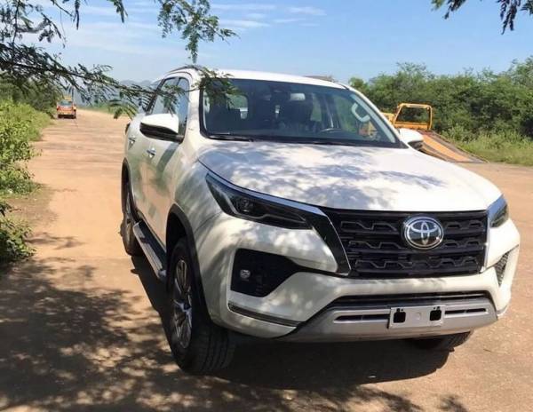 Perang Harga SUV Ladder Frame Januari 2021, Siapa Termurah?