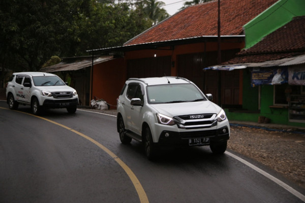 Perang Harga SUV Ladder Frame Januari 2021, Siapa Termurah?