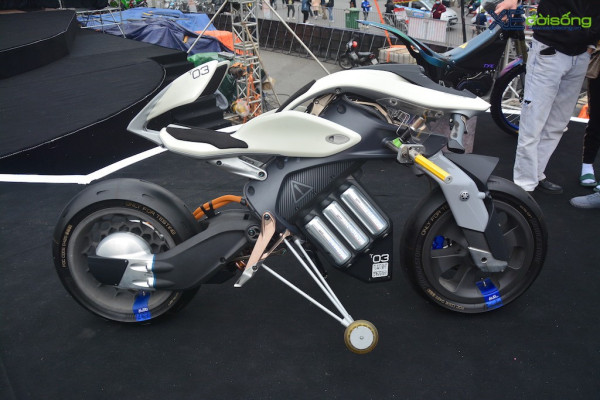 Keluar dari Jepang, Robot Motor Yamaha Berkeliaran di Vietnam