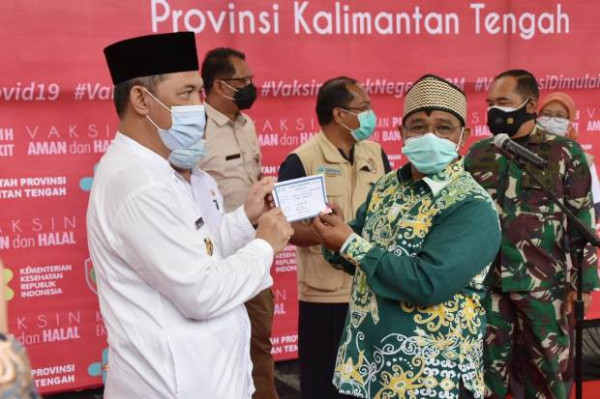 Pemprov Kalteng Laksanakan Vaksinasi Covid-19