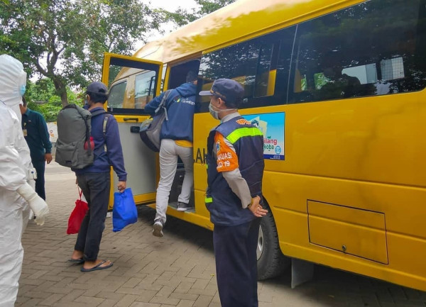 Kisah Relawan Pengawal Evakuasi Pasien Covid-19 di Jakarta, Begini Mereka Bekerja