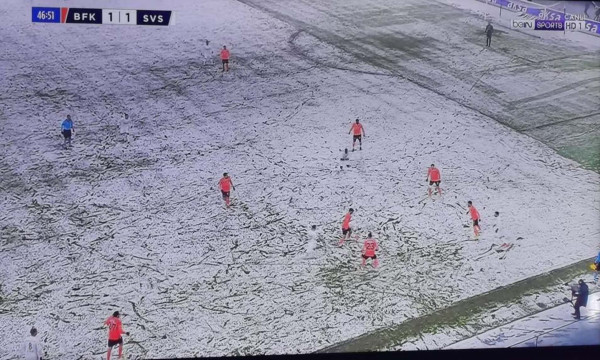 Hujan Salju Bikin Pemain Sivasspor Kasat Mata Saat Bentrok Istanbul Basaksehir