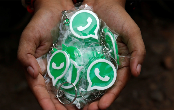 Panik, WhatsApp Beriklan di Media Cetak Ajak Pengguna Jangan Pergi