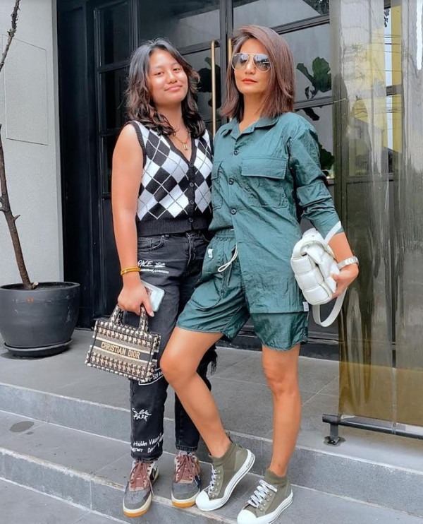 5 Foto Awet Muda Natasha Dewanti, Ibu Tiri Andin di Ikatan Cinta