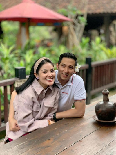 Tinggal Kenangan, 5 Potret Keharmonisan Nindy Ayunda dan Askara Parasady Harsono