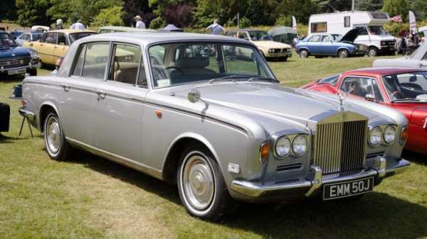 Silent Shadow Calon Nama Mobil Listrik dari Rolls-Royce