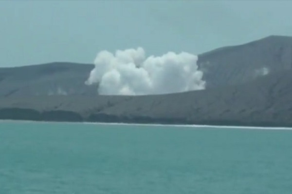 Aktivitas Gunung Api Meningkat, Waspadai Letusan Gunung Anak Krakatau