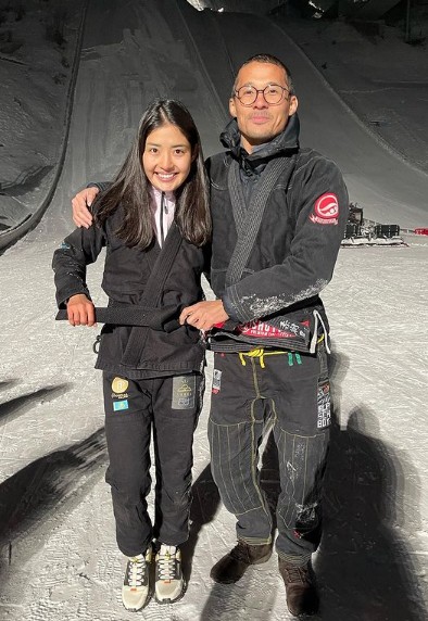 Bikin Ngeper, Moldir Mekenbayeva; Si Cantik Pemilik Sabuk Hitam Jiu-Jitsu