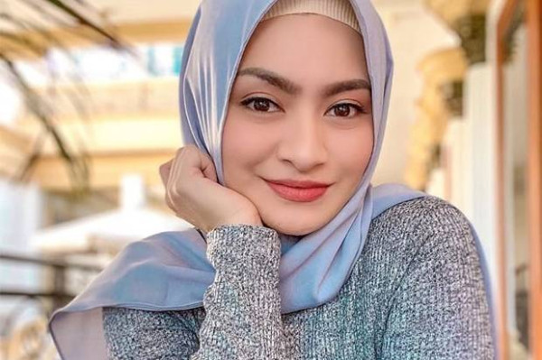 Seperti Ari Wibowo, Sejumlah Artis Ini Mantap Pindah Agama