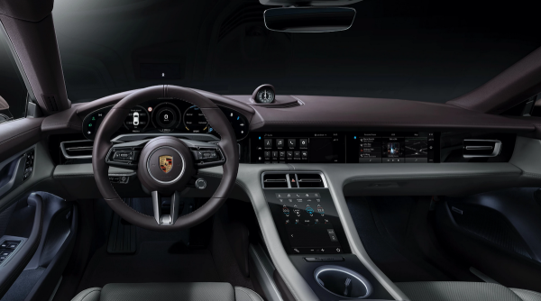 Tesla, Hati-Hati dengan Porsche Taycan Elektrik Ini!