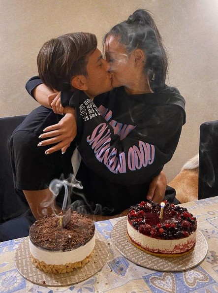 Mengejutkan, Calon Istri Paulo Dybala Ternyata Kanan-Kiri Oke
