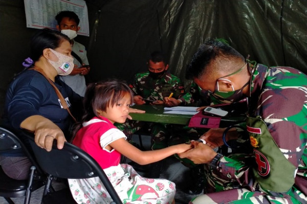 Layani Korban Gempa Mamuju, Prajurit Kostrad Buka Rumah Sakit Lapangan Berkapasitas 100 Pasien
