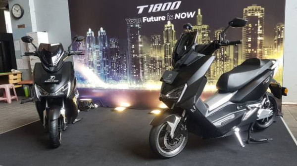 Boleh Gunakan Motor Listrik Saat Hujan, Tapi..