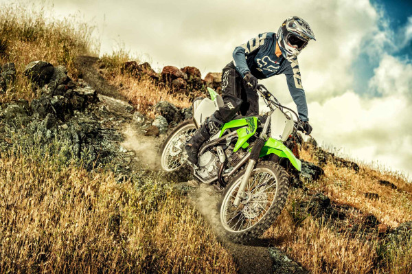 Kawasaki KLX230R S 2021 Enak Dipakai Off Road dan di Jalan Raya