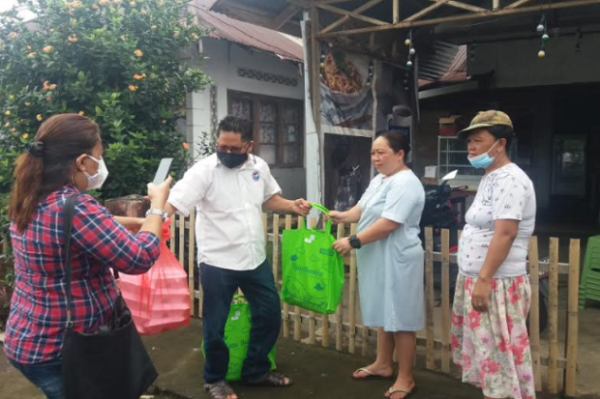 Perindo Peduli Kembali Bagikan Sembako, Makanan Siap Saji dan Masker kepada Warga Terdampak Banjir Manado