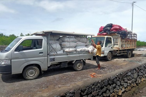 Astaga, 2.800 Kg Sampah Plastik Terkumpul dari Pantai Liang Pulau Bunaken
