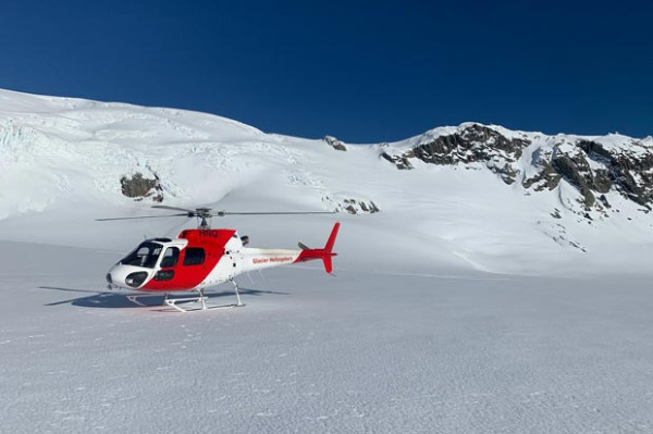 Ingin Liburan Makin Berkesan, Cobain Tur Helikopter Spektakuler di Berbagai Dunia