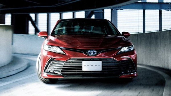 Mengejutkan, Diam-diam Toyota Camry Berdandan Lagi