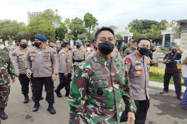 Kunjungi Jenderal TNI Andika Perkasa, Kapolri Diajak Keliling Mabes TNI AD