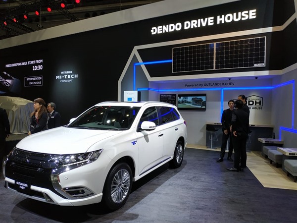 Kemampuan Setrum Mitsubishi Outlander PHEV Diuji di Lokasi Bencana